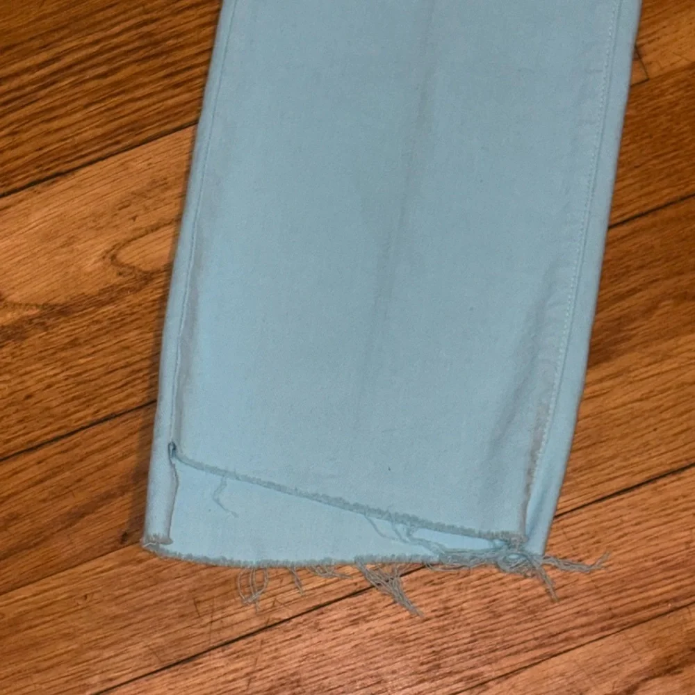 MOTHER The Insider Crop Step Fray in Sky Blue - Picture 5 of 13